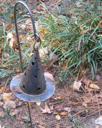 decor_frontyard_witchhat