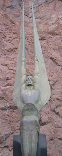 hoover_statue