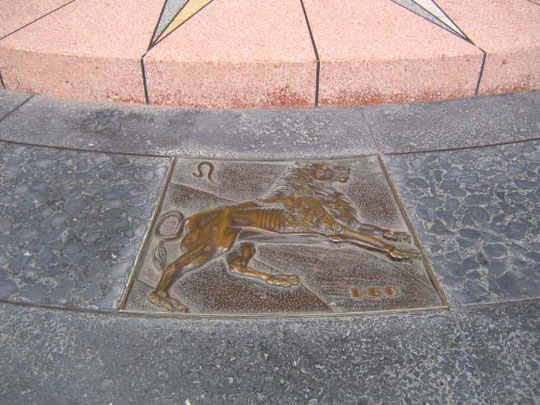 hoover_statue_4detail2