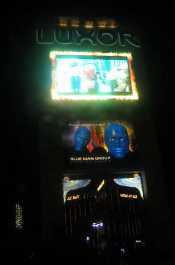 luxor_sign