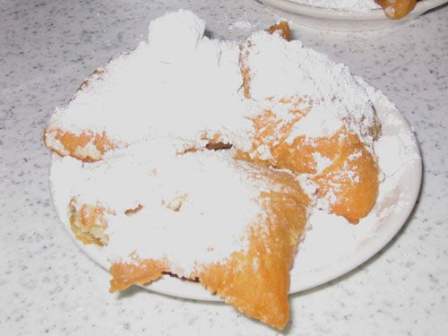 043dumonde003_beignet_nawlins_-01