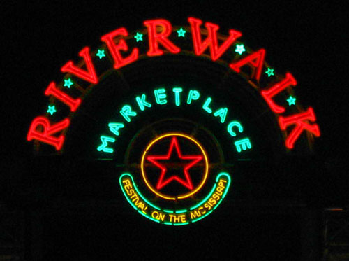070sign_riverwalk_nawlins_-034