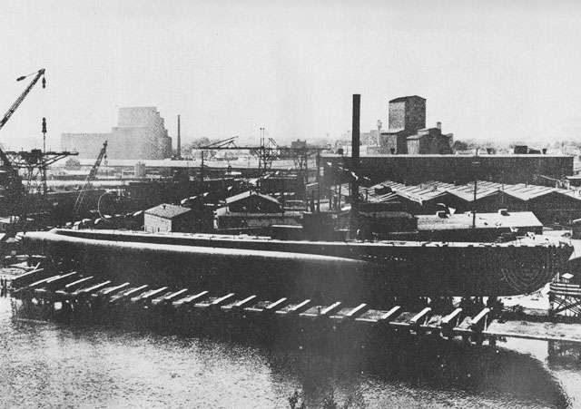 Golet: Broadside launch, Manitowoc