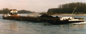 Filename=800px-Coalbarge.jpg
Filesize=48KiB
Dimensions=800x319
Date added=Dec 28, 2005 800px-Coalbarge.jpg