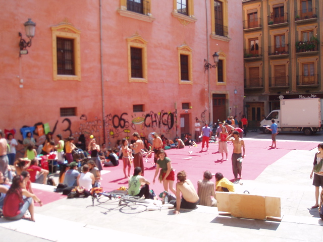 jugglers near the cathedral