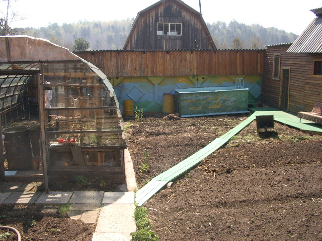 Elena's dacha with banya dip on right center