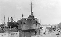 Photo #  NH 398:  USS Lake Harris leaving drydock at the Philadelphia Navy Yard, probably circa August 1919.