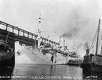 Photo # NH 536:  USS Calamares at the New York Navy Yard, 28 June 1918