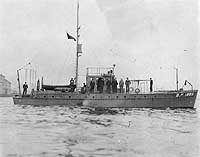 Photo # NH 42444:  USS Victor with her crew on deck, during World War I
