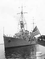 Photo # NH 46210:  USS Memphis arrives at Washington, D.C., with Charles A. Lindbergh on board, 11 June 1927