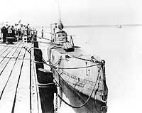 Photo # NH 81353:  USS USS L-7 in port, circa 1917, possibly prior to delivery by her builders.