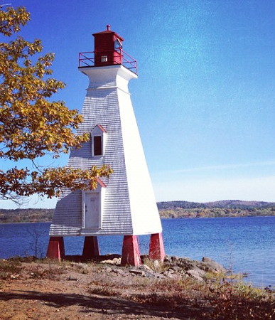 Oak Point Light