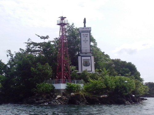 Pulau Dofior Light